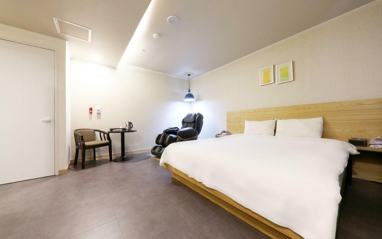 A7 Hotel Szuvon Kültér fotó