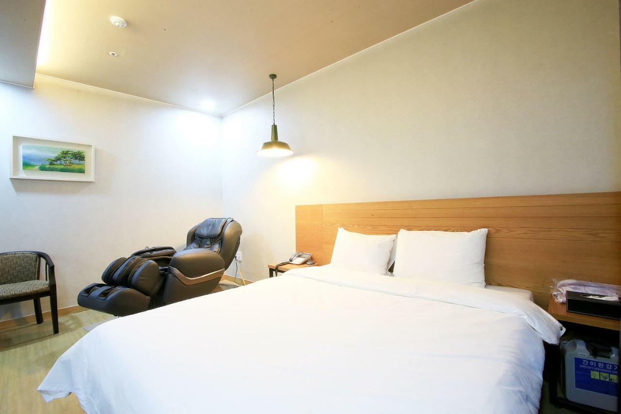A7 Hotel Szuvon Kültér fotó