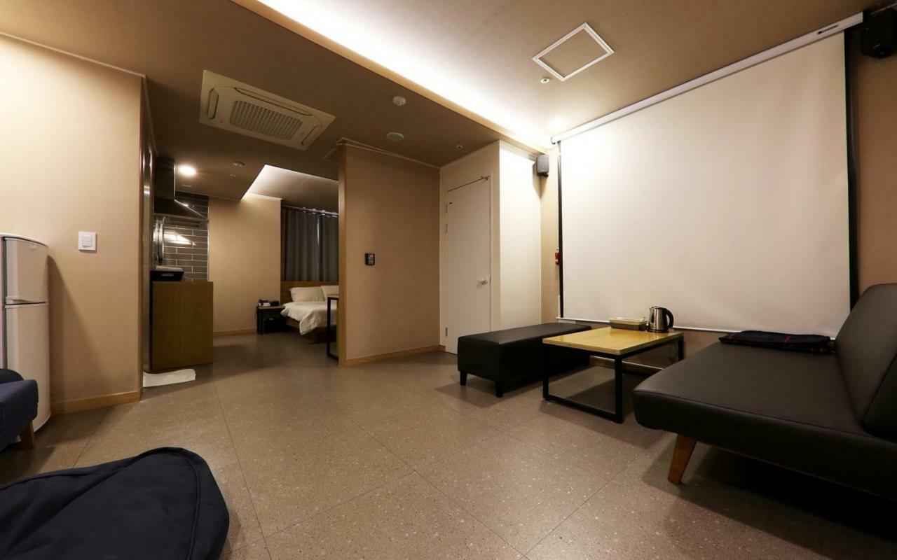 A7 Hotel Szuvon Kültér fotó